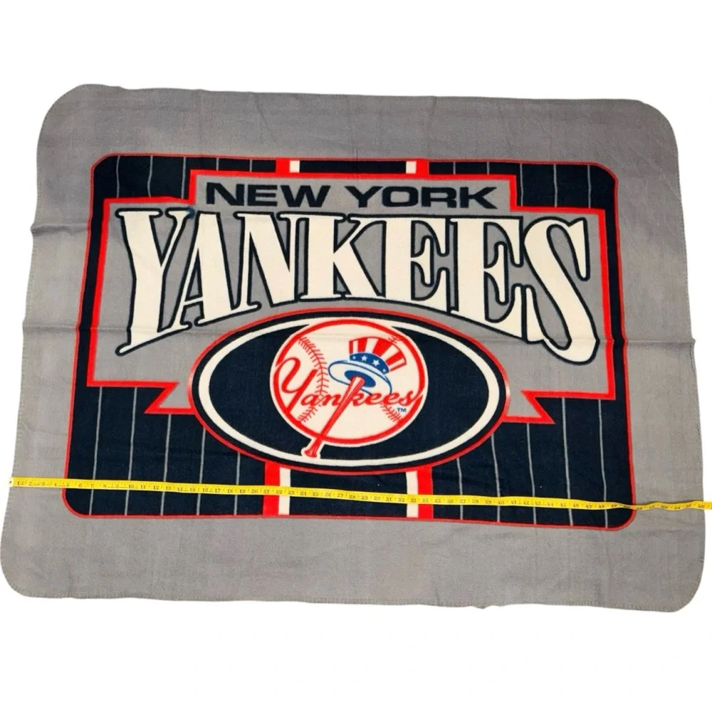 New York Yankees Throw Blanket